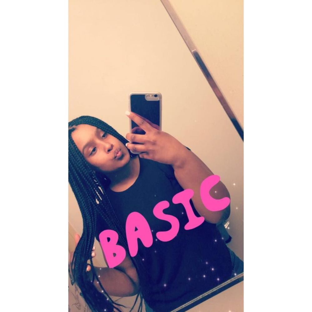 Meet your Posher, Tia